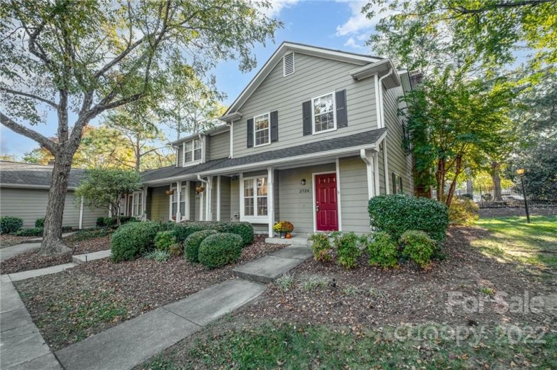 Property image 2 at 2724 Tiergarten Lane, Charlotte, NC 28210