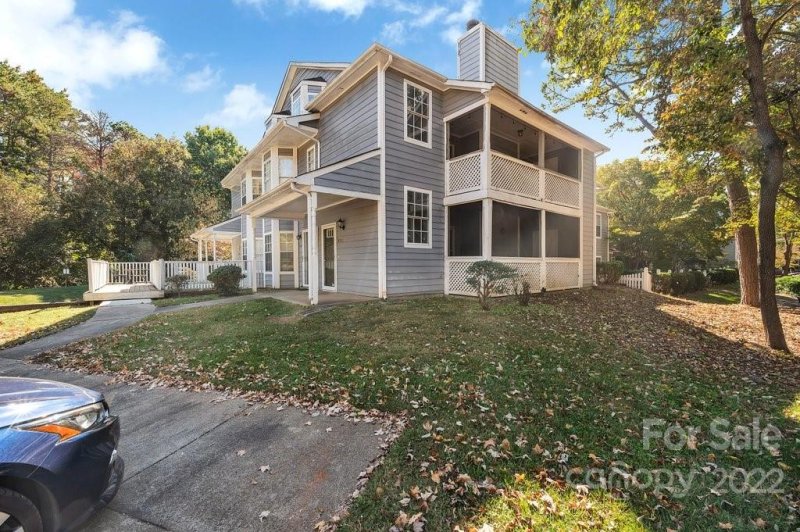 Property image 2 at 6041 Pinebark Court, Charlotte, NC 28212