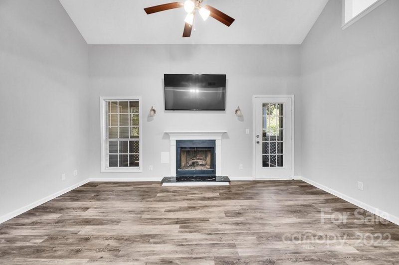 Property image 3 at 6041 Pinebark Court, Charlotte, NC 28212