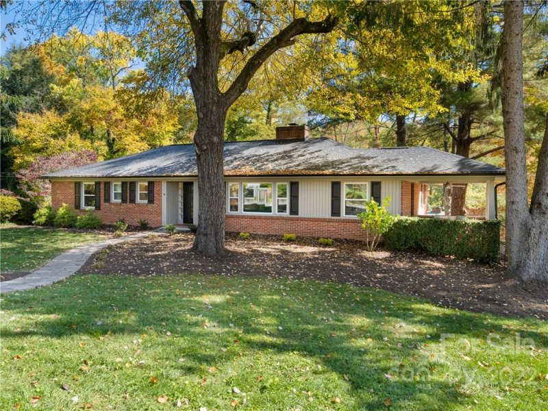 Property image 4 at 8 Bevlyn Drive, Asheville, NC 28803