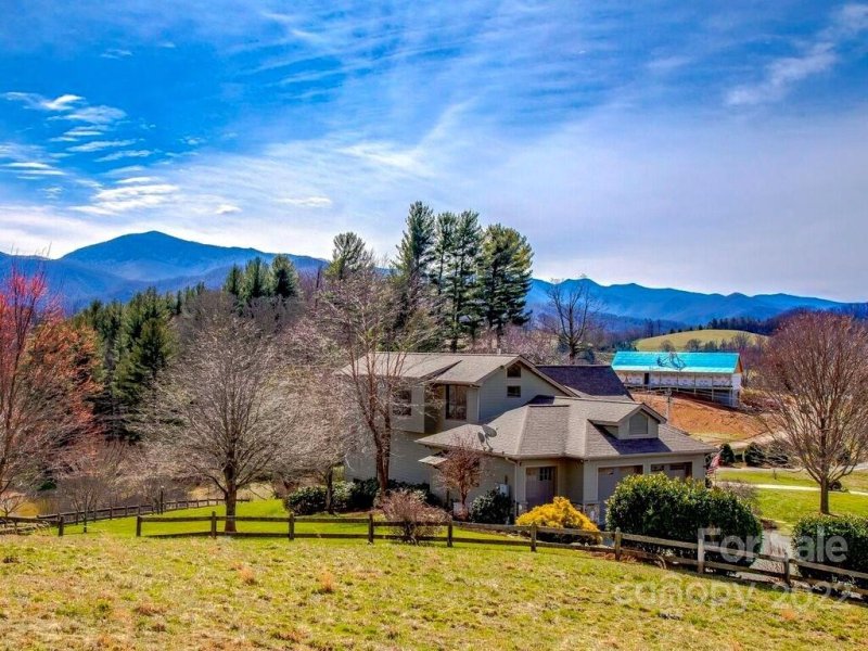 Property image 4 at 110 Vista Drive, Burnsville, NC 28714