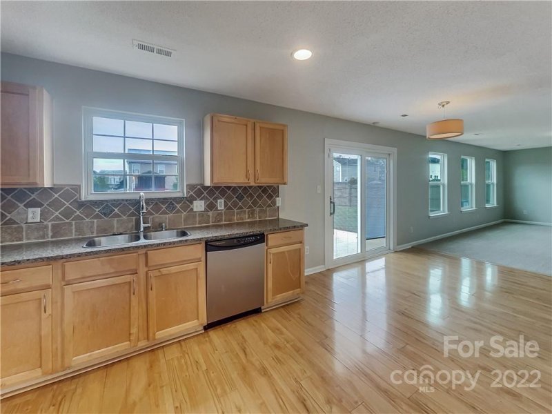 Property image 3 at 5133 Avening Court, Charlotte, NC 28215