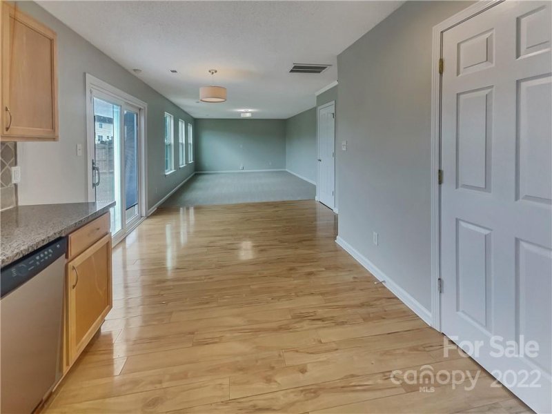 Property image 4 at 5133 Avening Court, Charlotte, NC 28215