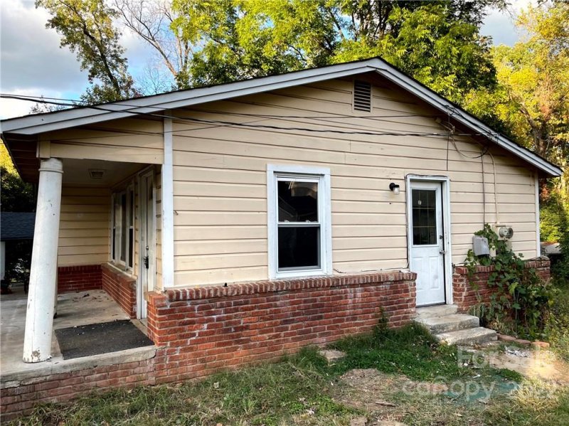 Property image 2 at 6510 W Rockwell Boulevard, Charlotte, NC 28269