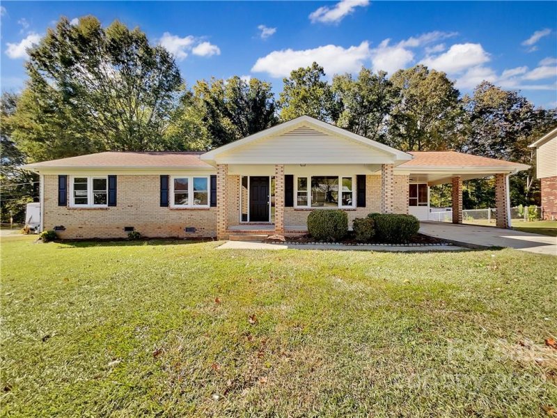 4841 Greenwood Drive