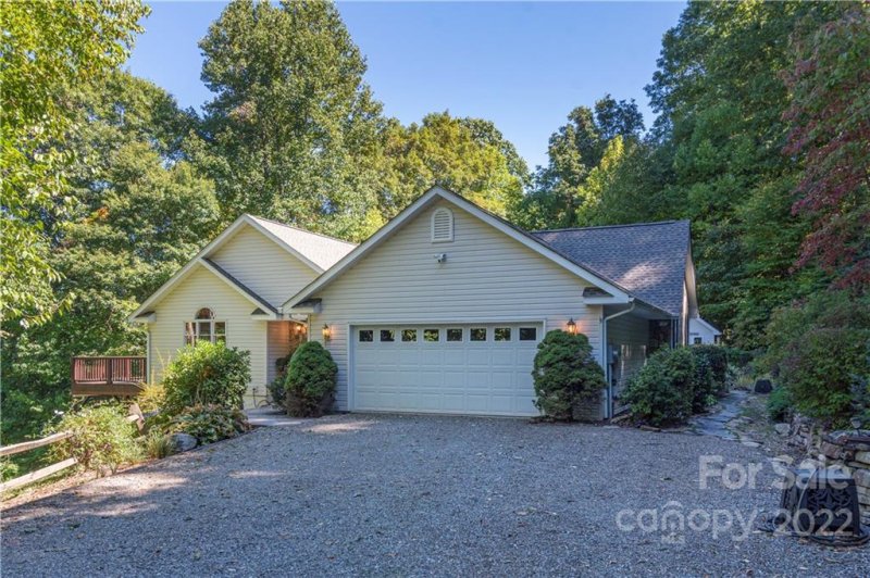 759 Chestnut Flats Lane