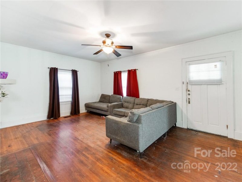 Property image 5 at 511 W 6th Avenue, Gastonia, NC 28052