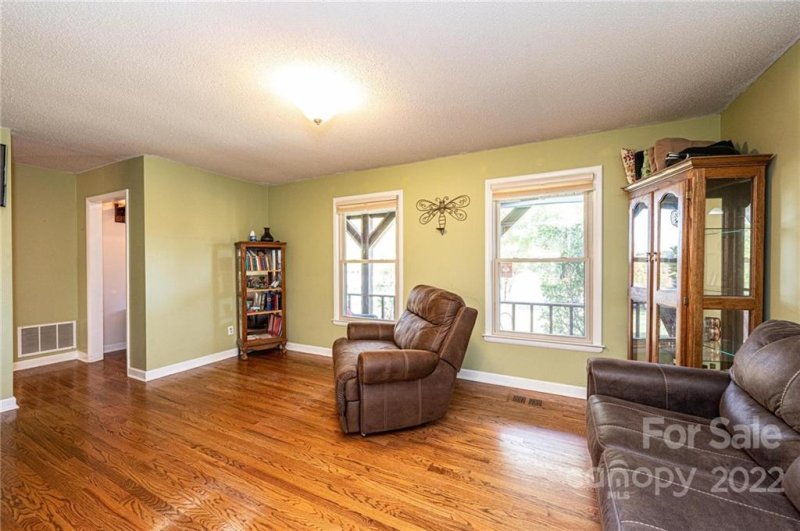 Property image 3 at 2410 23rd Street, Hickory, NC 28601