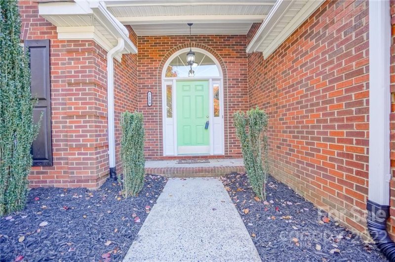 Property image 3 at 7134 Hunters Bluff Drive, Denver, NC 28037