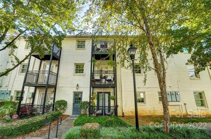 Property image 2 at 4919 Park Road, Charlotte, NC 28209