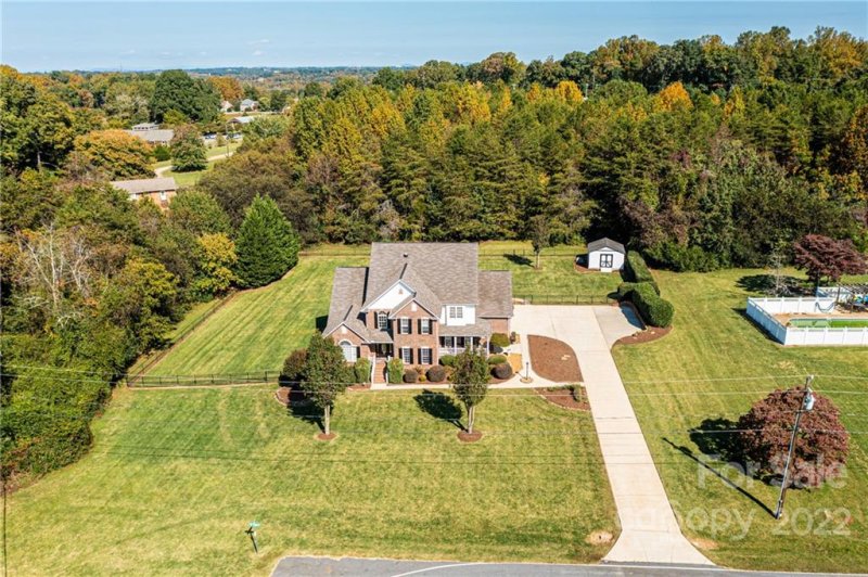 Property image 4 at 2898 Rosewood Lane, Newton, NC 28658