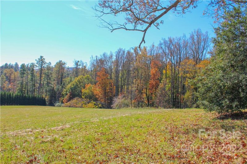 Property image 3 at 183 A Virea Drive, Hendersonville, NC 28739