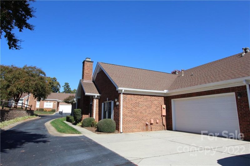 Property image 2 at 8415 Windsor Ridge Drive, Charlotte, NC 28277