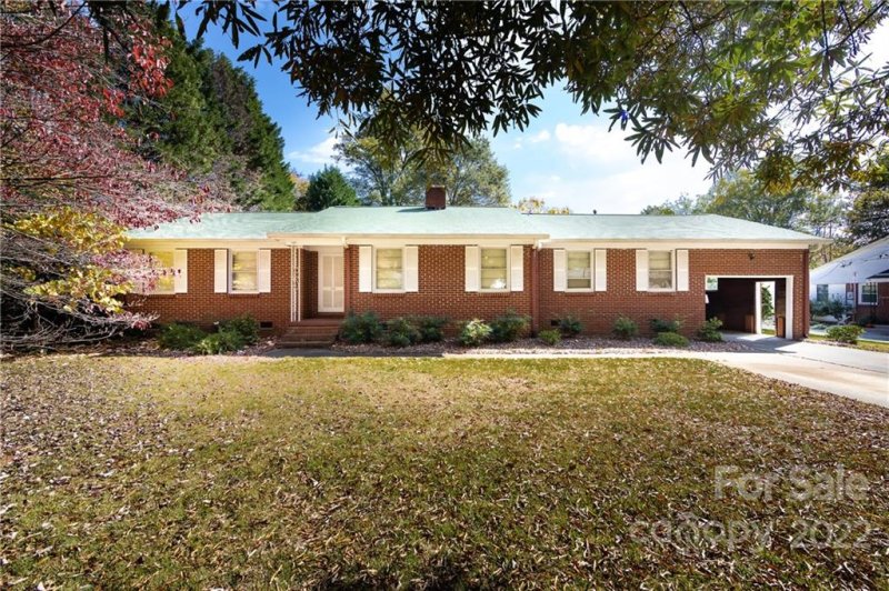 1613 Wendover Court