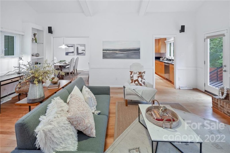 Property image 3 at 2625 Innsbrook Road, Charlotte, NC 28226