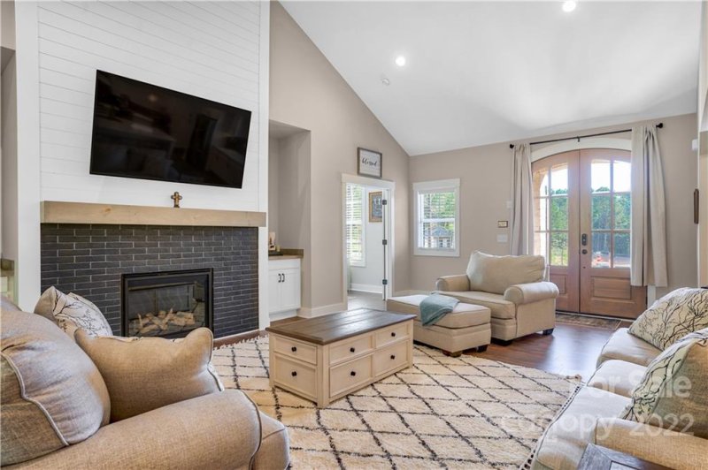 Property image 4 at 308 Grassy Ridge Court, Clover, SC 29710