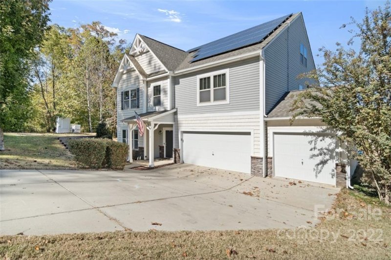 Property image 2 at 2212 Lake Vista Drive, Mount Holly, NC 28120