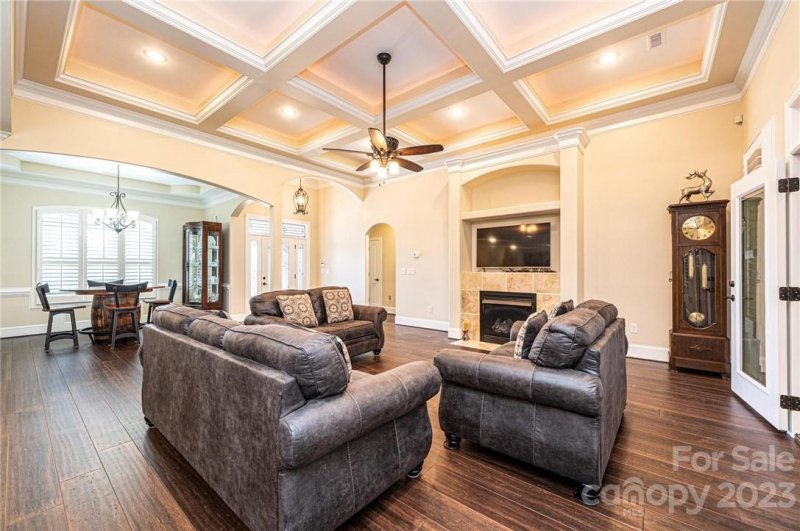 5160 Meadow Park Lane