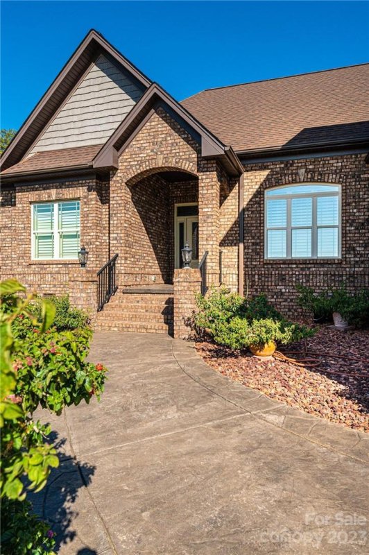 Property image 4 at 5160 Meadow Park Lane, Hickory, NC 28602