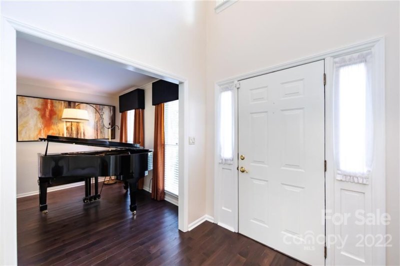 Property image 5 at 2125 Colony Hill Drive, Charlotte, NC 28214