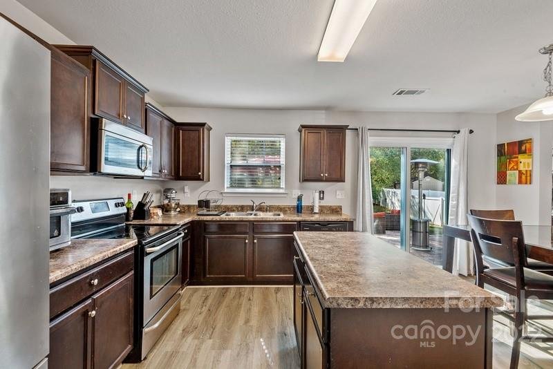 Property image 4 at 5813 Sanders Farm Lane, Charlotte, NC 28216