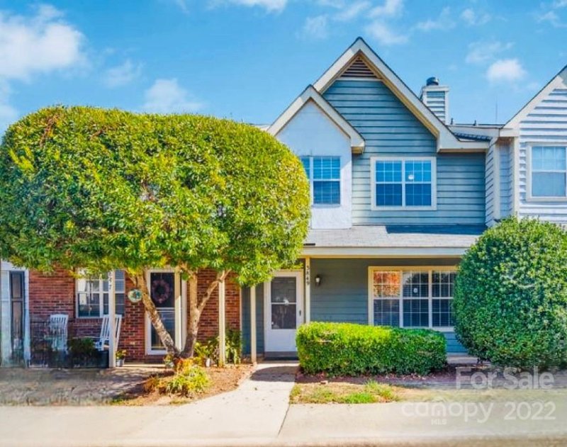 Property image 3 at 3849 Mosscroft Lane, Charlotte, NC 28215