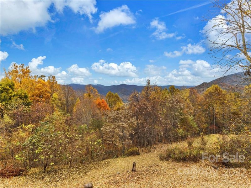 Property image 2 at 20 Claw Court, Bakersville, NC 28705