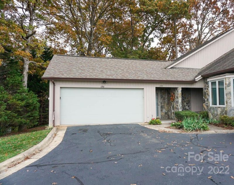 Property image 2 at 603 29th Avenue, Hickory, NC 28601