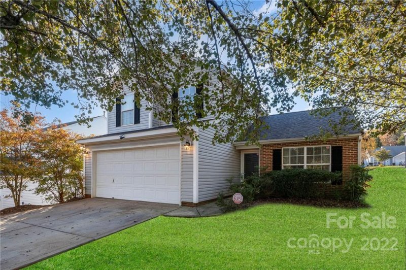 Property image 3 at 2006 Robanna Court, Charlotte, NC 28214