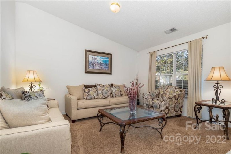 Property image 4 at 2006 Robanna Court, Charlotte, NC 28214