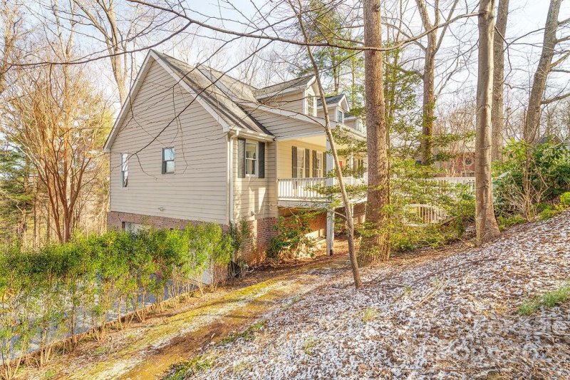 Property image 3 at 210 Blake Mountain Circle, Asheville, NC 28803