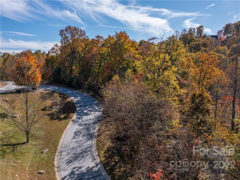 Property image 5 of 1736 Wood Owl Court in Carriage Park, Hendersonville, NC 28791