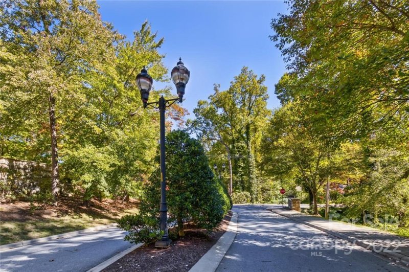 Property image 4 at 6 La Grange Drive, Asheville, NC 28805