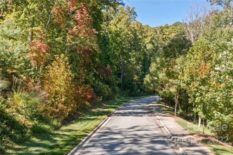 Property image 5 at 6 La Grange Drive, Asheville, NC 28805