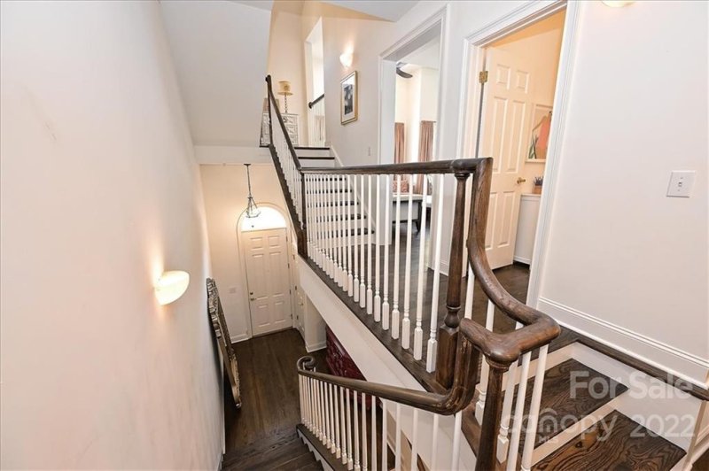 Property image 4 at 244 Wendover Heights Circle, Charlotte, NC 28211