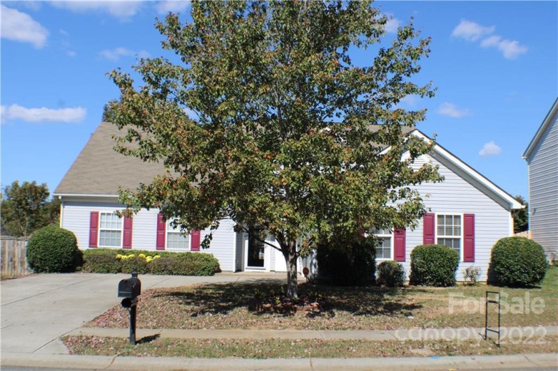 Property image 2 at 5215 Coffeeberry Lane, Charlotte, NC 28227