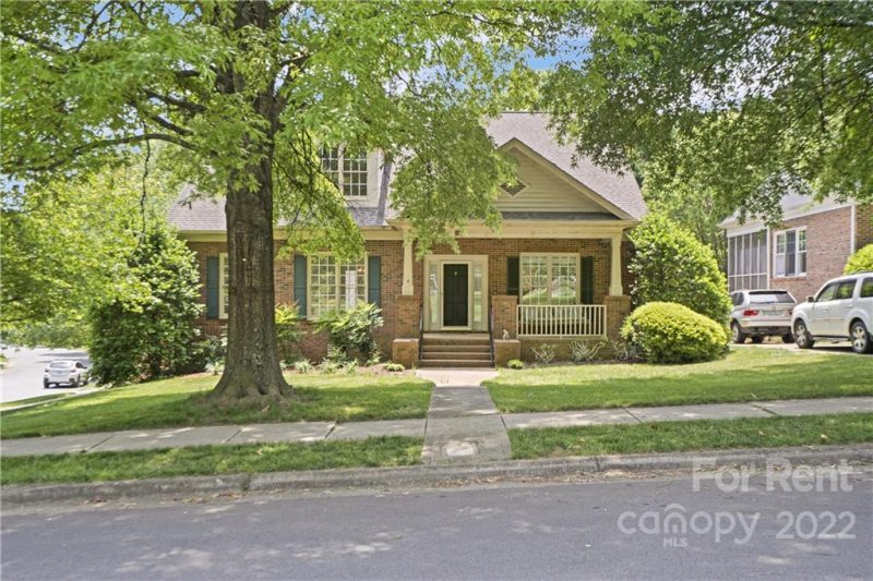 Property image 2 at 112 Mcconnell Drive, Davidson, NC 28036