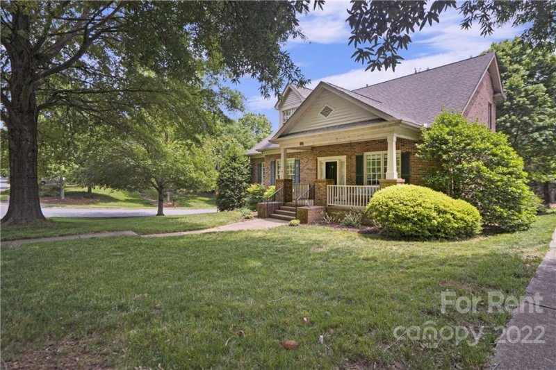 Property image 3 at 112 Mcconnell Drive, Davidson, NC 28036