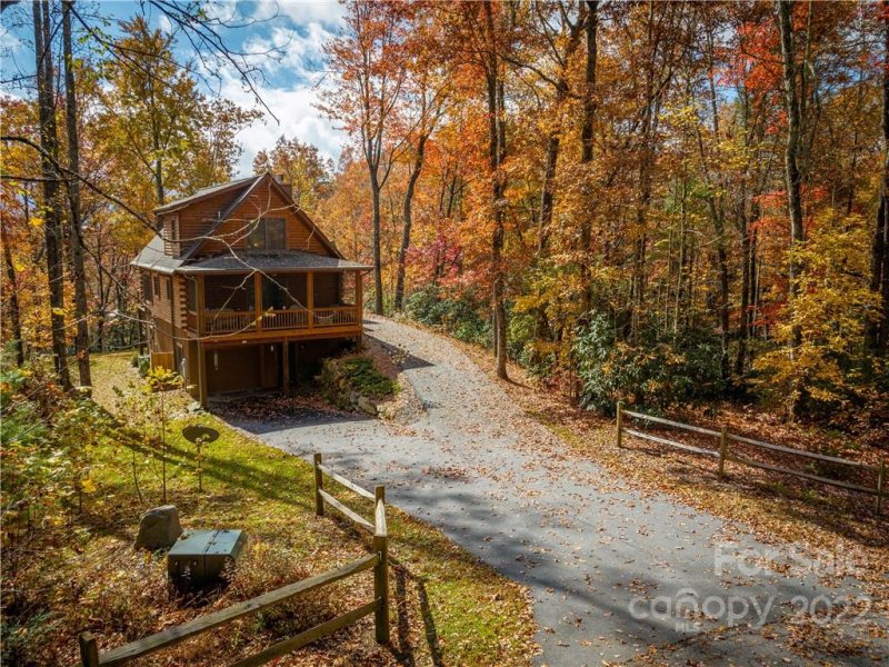 1048 Laurel Thicket Lane