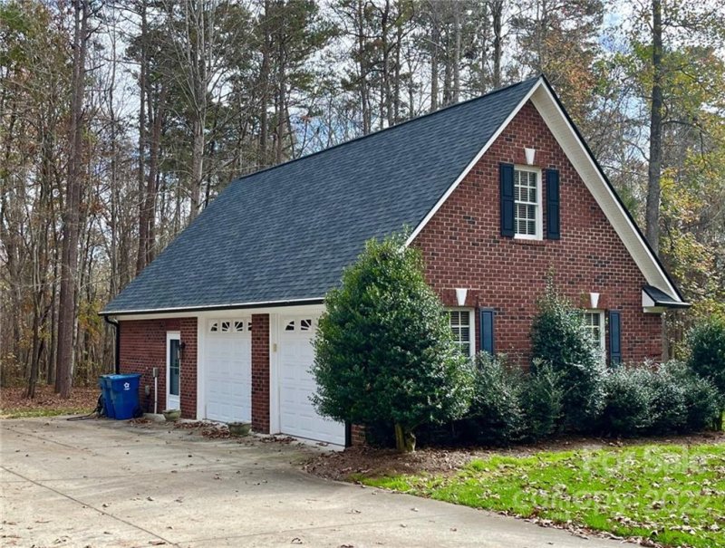 Property image 3 at 6376 Fox Chase Drive, Davidson, NC 28036