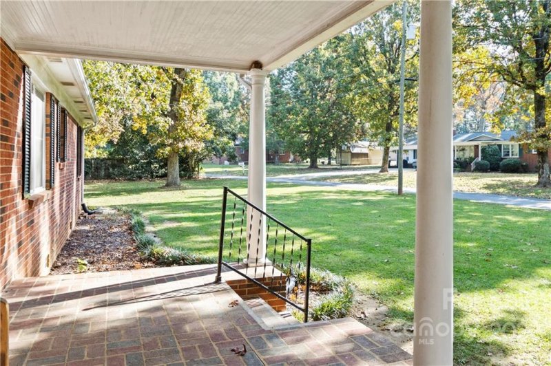 Property image 4 at 512 Eaker Circle, Cherryville, NC 28021