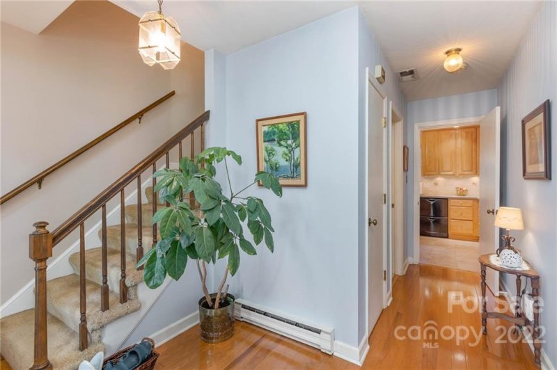 Property image 4 at 7836 Scottwood Terrace, Charlotte, NC 28212