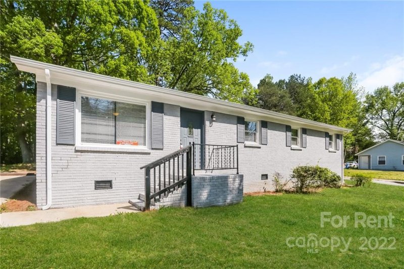 Property image 4 at 428 Mclelland Avenue, Mooresville, NC 28115