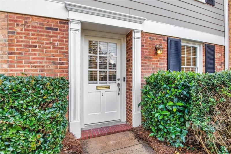 Property image 3 at 4611 Hedgemore Drive, Charlotte, NC 28209