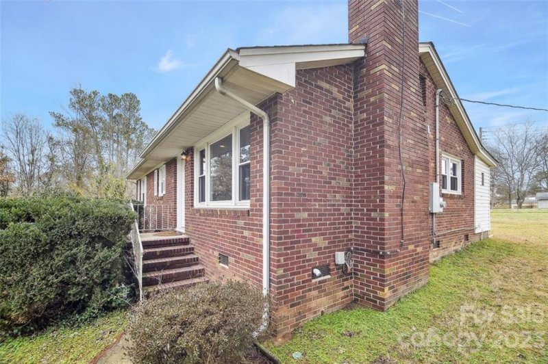 Property image 3 at 1247 Westover Circle, Rock Hill, SC 29732