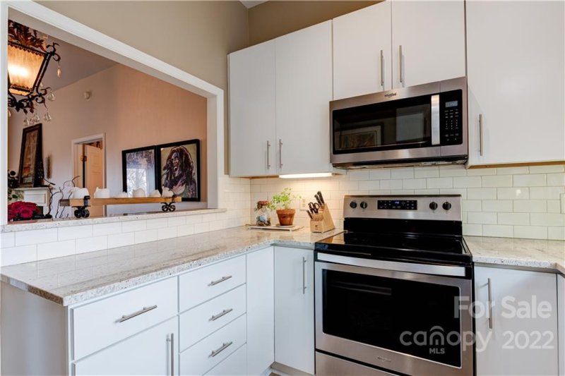 Property image 3 at 524 Windswept Drive, Asheville, NC 28801