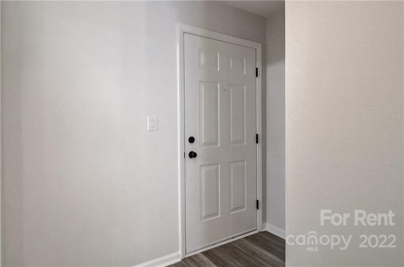 Property image 3 at 3216 Selwyn Farms Lane, Charlotte, NC 28209