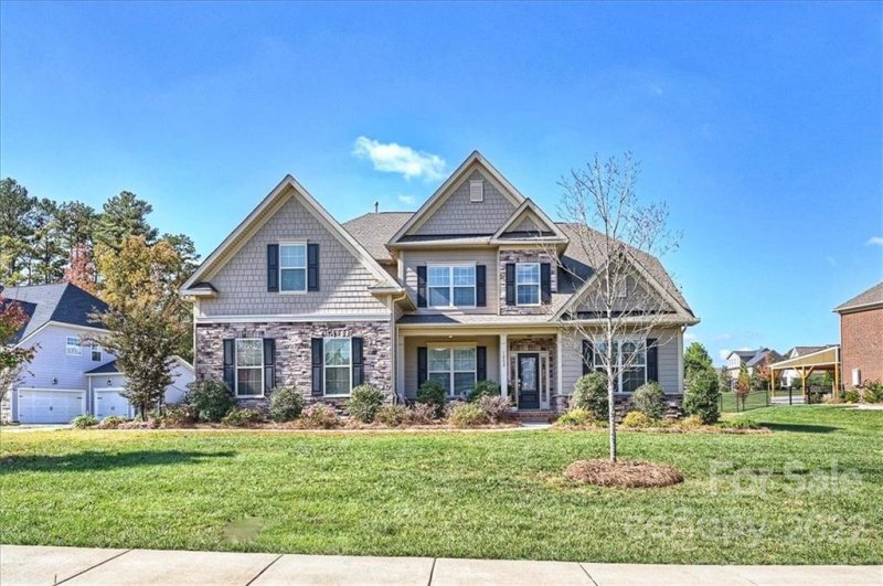 1202 Rosecliff Drive