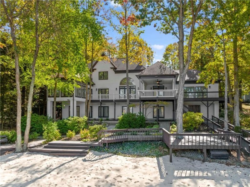 Property image 3 at 21400 Rosslare Court, Cornelius, NC 28031