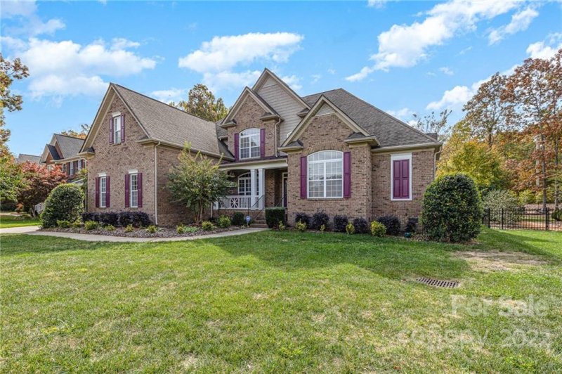 Property image 2 at 2502 Albatross Lane, Matthews, NC 28104